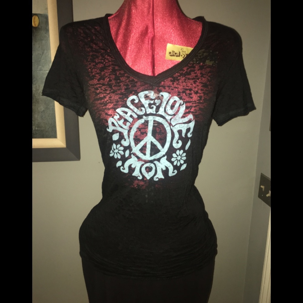 Peace Love Mom Tee. Great for Yoga or Mom’s Day!